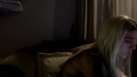 princesskatiixxx online show from January 3, 8:22 pm