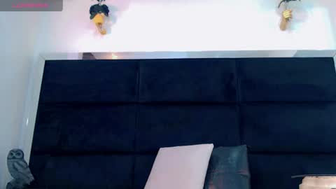 priscilarainbow online show from June 20, 7:39 pm