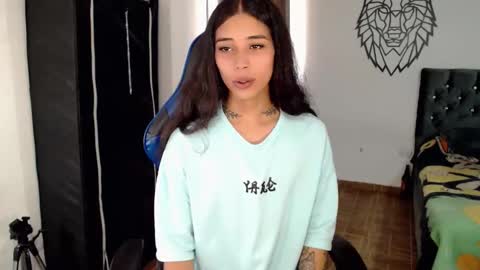 Cris online show from December 1, 7:05 pm