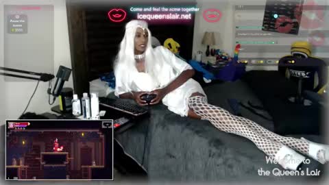 Snapshot of queenofwhiteice chatting on September 13, 3:01 am Ice Queen Jayla online show from September 13, 3:01 am