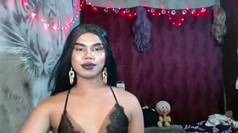 queenpinayebony_xx online show from May 1, 9:46 am