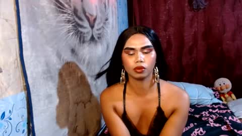queenpinayebony_xx online show from June 16, 11:45 am