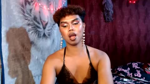 queenpinayebony_xx online show from June 21, 11:57 am