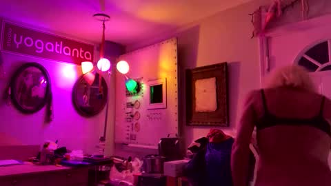 Rachel Michaels online show from November 21, 10:44 pm