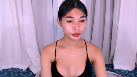 YOUR LATINA GODDESS online show from February 1, 3:32 pm