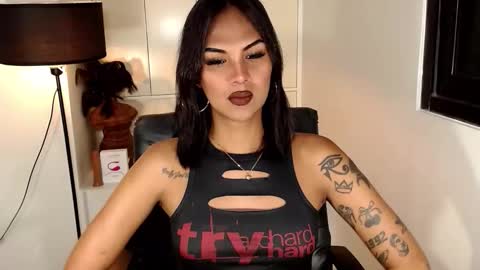 riri online show from February 19, 9:28 am