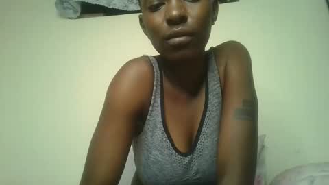 Snapshot of royal_kendrah chatting on October 28, 8:39 pm royal_kendrah online show from October 28, 8:39 pm