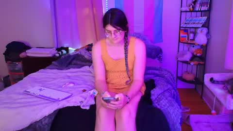 Ryn Michele online show from May 7, 10:50 pm