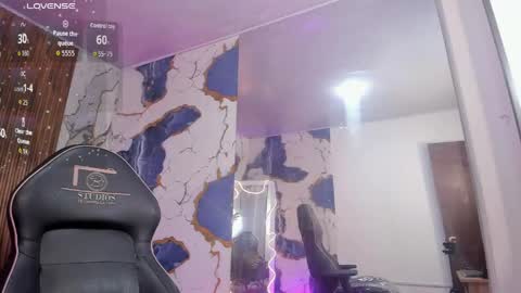 sam online show from April 28, 2:38 am