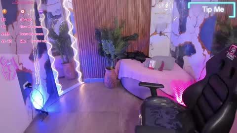 sam online show from June 8, 2:23 am