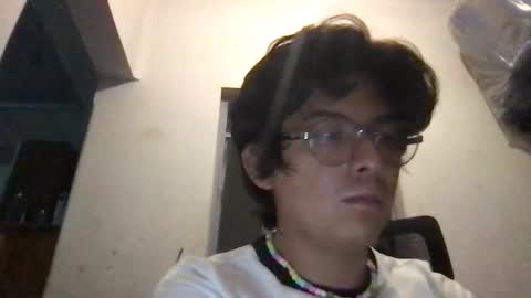 Santi Femboy online show from May 30, 9:29 am