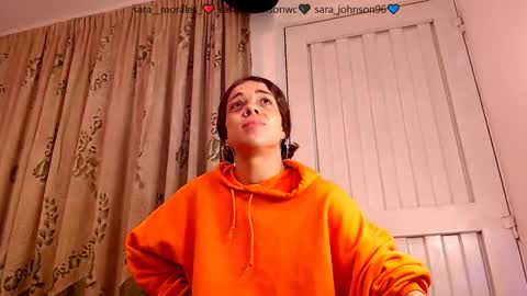 sara_johnson__ online show from December 5, 12:48 am