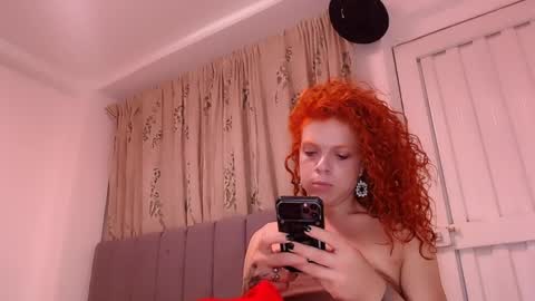 sara_johnson__ online show from April 11, 9:57 am