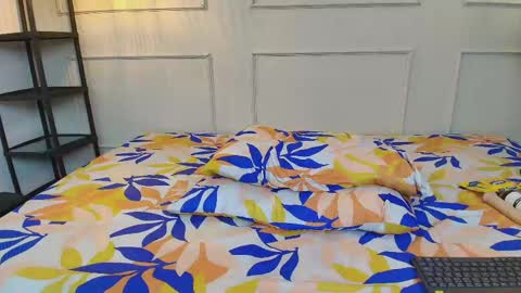 Sashavellor online show from April 10, 6:30 am