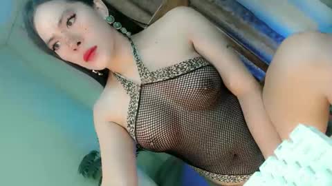 sassy_sam_ online show from November 10, 10:11 pm