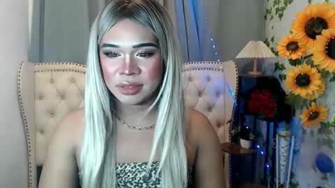 sassy_tinaxx online show from December 22, 3:28 pm