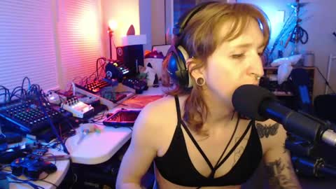 savagewaves online show from April 18, 12:45 am