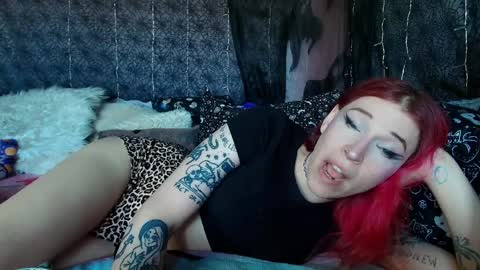 Sarah Bones online show from March 27, 6:53 pm