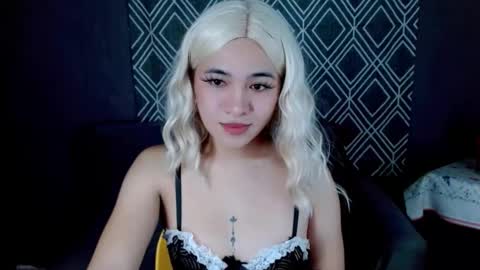 Snapshot of seraphinaheather chatting on October 17, 9:57 am Chloe online show from October 17, 9:57 am