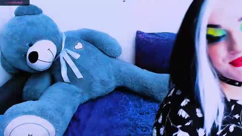 Snapshot of sexxx_queen chatting on January 17, 2:18 pm sexxx_queen online show from January 17, 2:18 pm