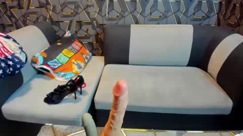 ashly online show from October 8, 2:51 pm