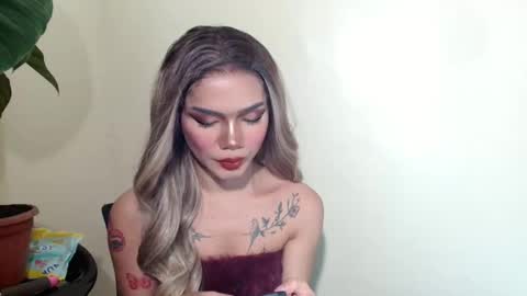 sexyhotbabe18 online show from April 19, 8:11 pm