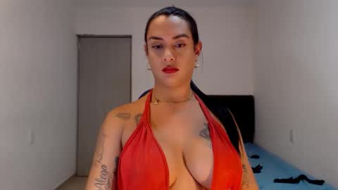 Natalia Duran online show from April 18, 5:09 am