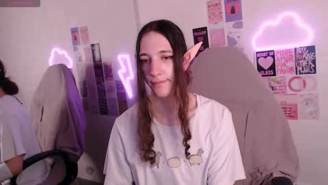 silvermuse online show from February 7, 12:38 am