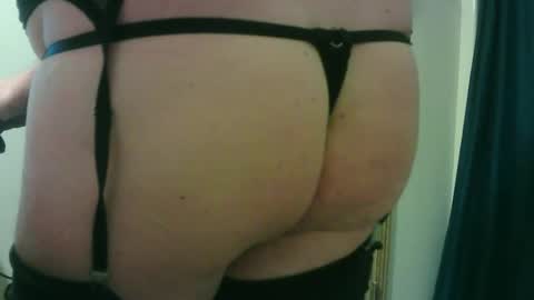sissycrissy4545 online show from December 4, 11:14 am