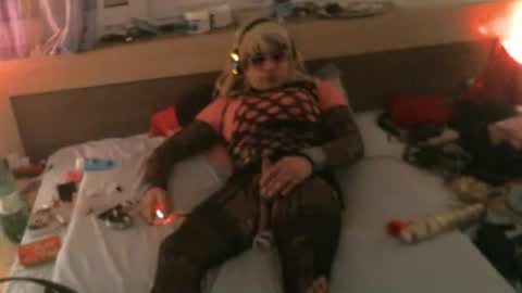 sissyslut0105 online show from November 18, 4:40 pm