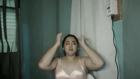 sky_uxxx online show from May 29, 6:56 am