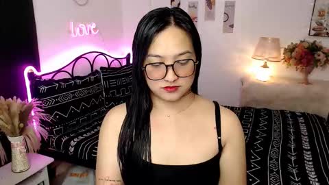 Queen Cyrine online show from December 17, 11:05 am