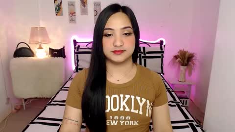 Queen Cyrine online show from January 6, 2:59 am