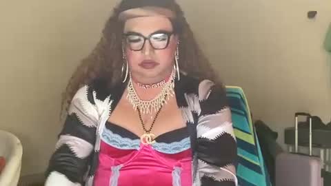 sluttygina1 online show from December 29, 7:22 pm