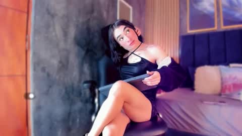 Small Hot19 online show from April 19, 10:16 am