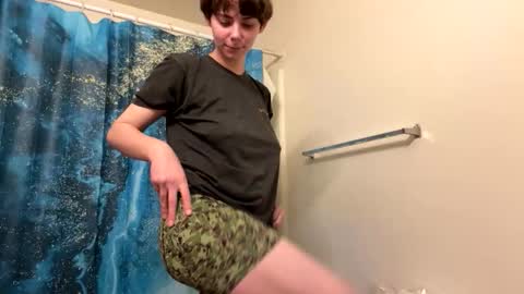 smalltshbigtits online show from January 15, 10:47 am