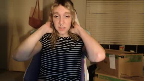 Lilytea online show from May 24, 6:21 am