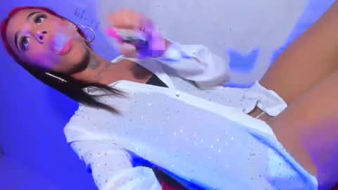 sophia_horny19 online show from April 5, 4:32 am