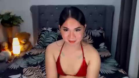 sophia will  make u day  online show from December 14, 12:44 pm