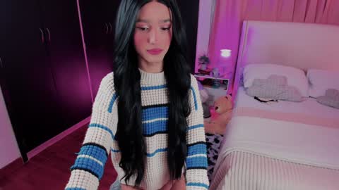    online show from December 5, 12:06 pm