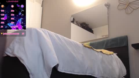 Spicysweetlytwo online show from December 18, 4:45 pm