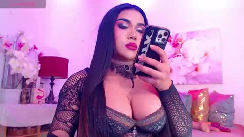 CALL ME STELLA online show from March 25, 7:02 am