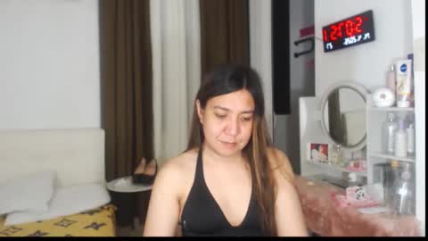 Stella online show from April 13, 9:08 pm