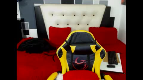 stephanieparadis online show from February 25, 3:11 am