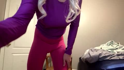 Sissy Isabella online show from December 4, 6:29 am