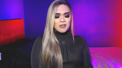 Snapshot of suckablecockoffreya chatting on December 23, 5:54 pm JADE ELYSE online show from December 23, 5:54 pm