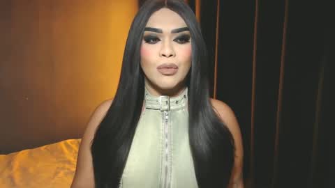 Snapshot of suckablecockoffreya chatting on December 28, 12:13 pm JADE ELYSE online show from December 28, 12:13 pm