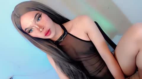 LoveSugar online show from April 9, 6:25 pm