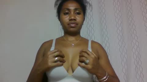 surbelle online show from April 18, 7:07 pm