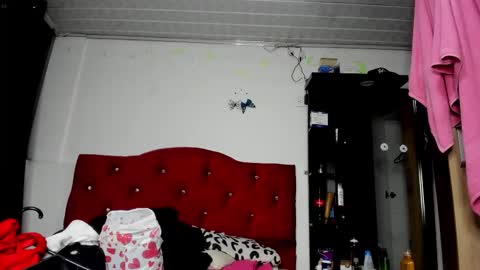 Snapshot of sweet__suck69bitch chatting on October 13, 2:25 am sweet__suck69bitch online show from October 13, 2:25 am